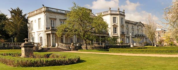 Study in University of Roehampton with Scholarship