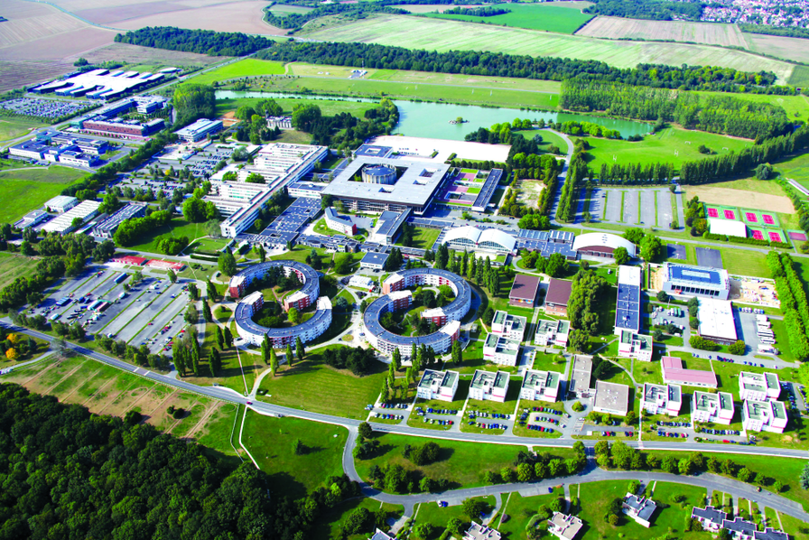 Study in Université Paris Saclay with Scholarship