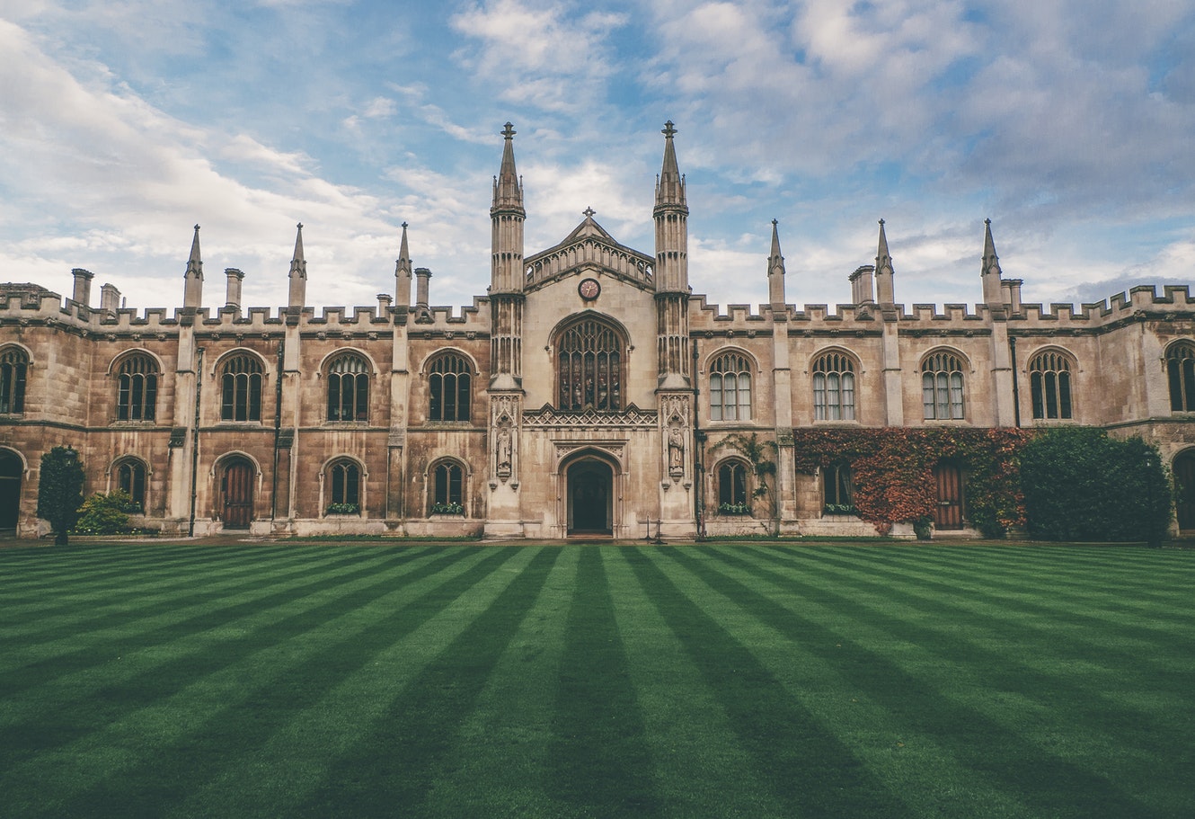 Study at Oxbridge with Jardine Scholarships
