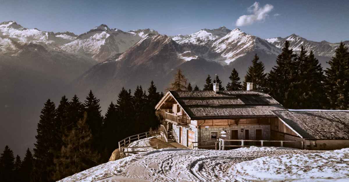 Meluncur Menembus Salju di Austria