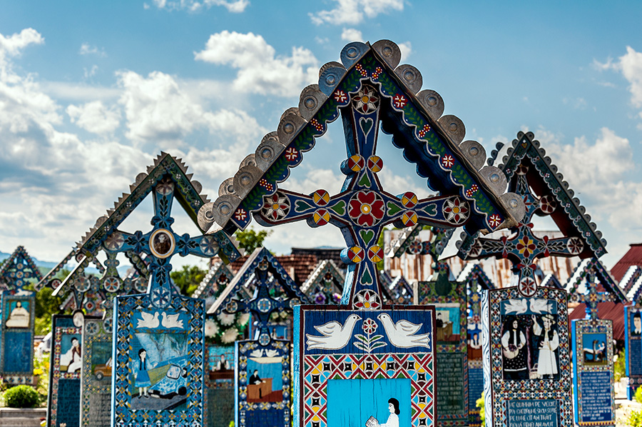 The Merry Cemetery: Pemakaman Unik di Romania